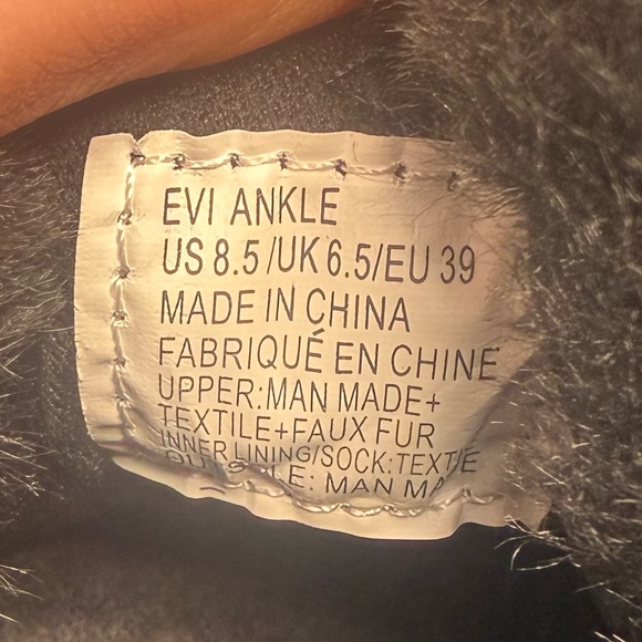 Just Fab Evi Black Faux Fur-Lined ankle duck Boots women’s size 8.5 - Picture 10 of 13